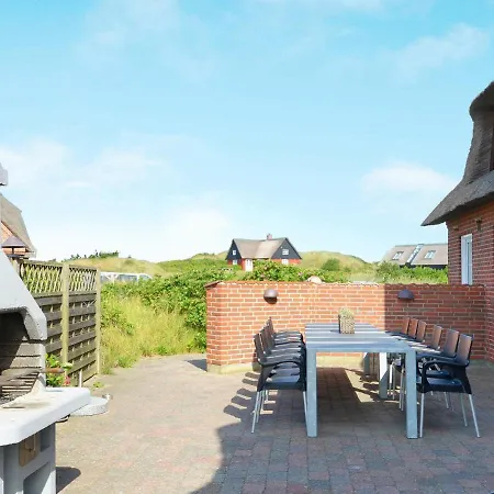 Сasa de vacaciones Six-bedroom Holiday In 1 *