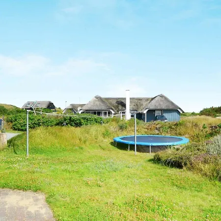 Six-bedroom Holiday In 1