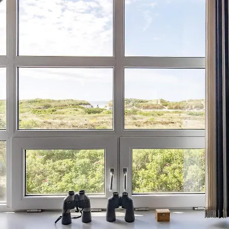 Six-bedroom Holiday In 1 Blåvand
