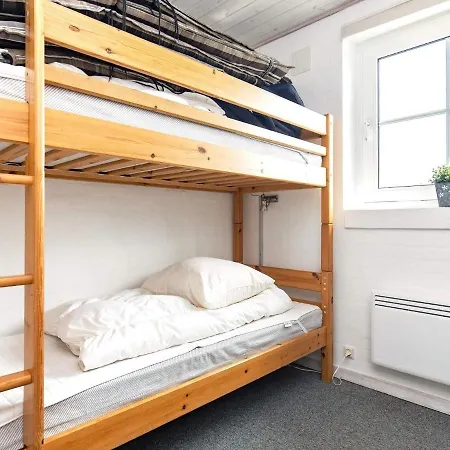 Сasa de vacaciones Six-bedroom Holiday In 1 *