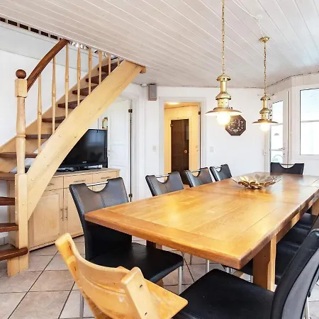 Six-bedroom Holiday In 1 * Blåvand