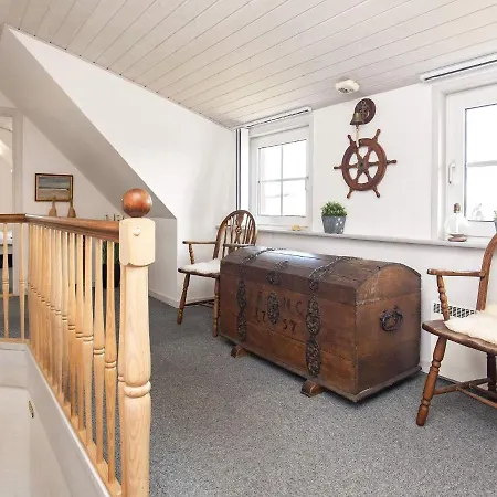 Six-bedroom Holiday In 1 Blåvand
