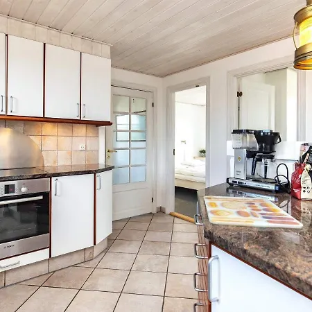 Сasa de vacaciones Six-bedroom Holiday In 1 *
