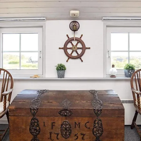 Six-bedroom Holiday In 1 Blåvand